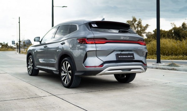 Có nên ưu đãi cho xe PHEV hay thôi?