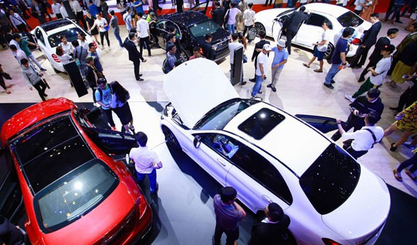 Cuộc đua giảm giá trên thị trường ô tô đang rất “nóng”