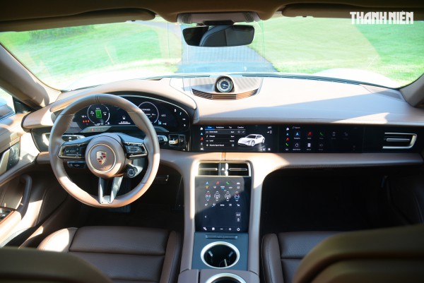 Dàn xe điện Taycan, Macan giá hơn 12 tỉ đồng: Nhanh, tiện và đậm chất Porsche Dàn xe điện Taycan, Macan giá hơn 12 tỉ đồng: Nhanh, tiện và đậm chất Porsche