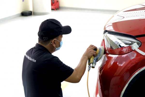 Dịch vụ đồng sơn Mercedes-Benz ‘chữa lành điểm đau’ cho chủ xe sau va quẹt