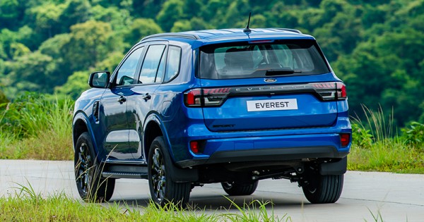 Ford Everest Sport nâng cấp thêm trang bị, kỳ vọng về Việt Nam