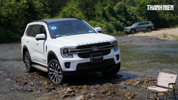 Ford Everest mới có thêm bản máy xăng tại Việt Nam, giá 1,629 tỉ đồng