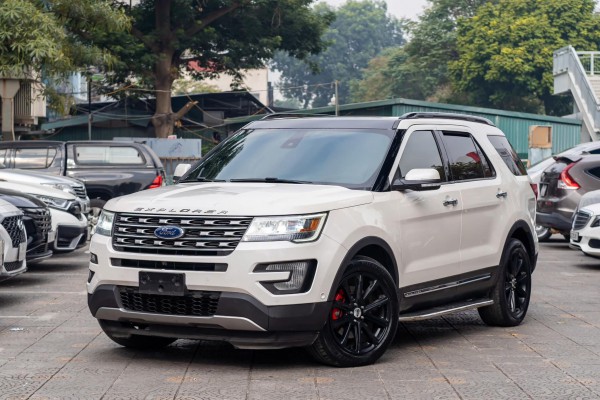 Ford Explorer cũ rao giá chưa tới 700 triệu đồng Ford Explorer cũ rao giá chưa tới 700 triệu đồng
