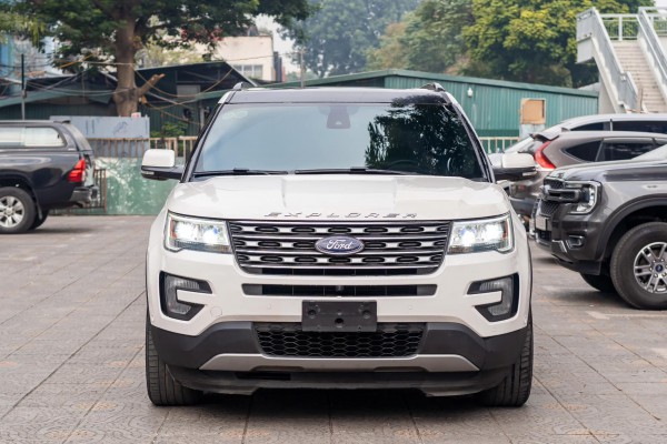 Ford Explorer cũ rao giá chưa tới 700 triệu đồng Ford Explorer cũ rao giá chưa tới 700 triệu đồng