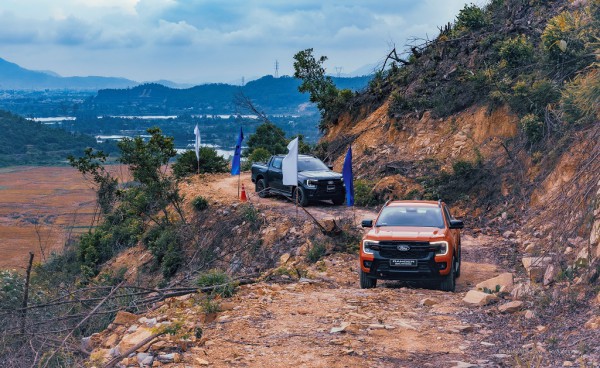 Ford Ranger Wildtrak máy dầu 3.0 lít: Bán tải phổ thông đắt nhất Việt Nam có gì?