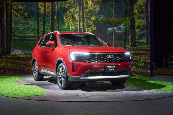 Ford Territory 2025 cải tiến thiết kế, giá từ 762 triệu đồng