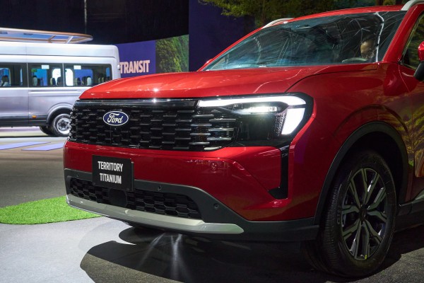 Ford Territory 2025 cải tiến thiết kế, giá từ 762 triệu đồng