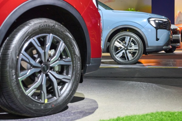 Ford Territory 2025 cải tiến thiết kế, giá từ 762 triệu đồng