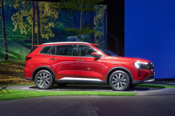 Ford Territory 2025 cải tiến thiết kế, giá từ 762 triệu đồng