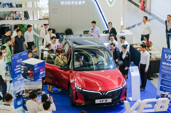 Gần 1.600 người đặt mua xe VinFast VF 8 thế hệ mới mỗi ngày