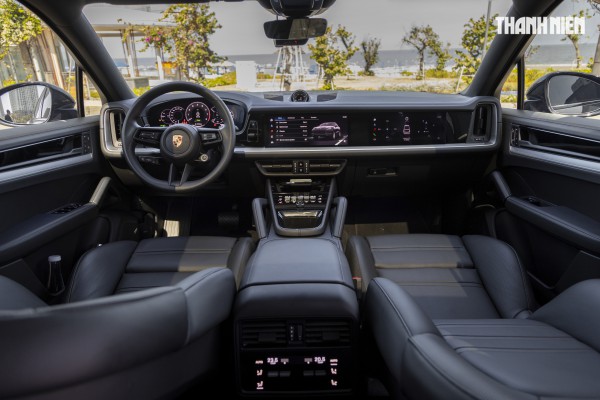 ‘Ghìm cương’ Porsche Cayenne e-hybrid giá gần 7 tỉ đồng: Nhanh, mạnh, ít ngốn xăng