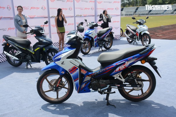 Giá bán cao hơn SH 125i, xe máy số Honda Dash 125 có gì hút khách Việt? Giá bán cao hơn SH 125i, xe máy số Honda Dash 125 có gì hút khách Việt?