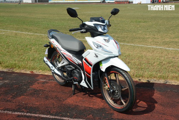 Giá bán cao hơn SH 125i, xe máy số Honda Dash 125 có gì hút khách Việt? Giá bán cao hơn SH 125i, xe máy số Honda Dash 125 có gì hút khách Việt?