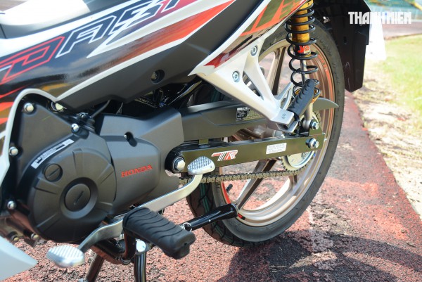 Giá bán cao hơn SH 125i, xe máy số Honda Dash 125 có gì hút khách Việt? Giá bán cao hơn SH 125i, xe máy số Honda Dash 125 có gì hút khách Việt?