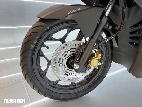 Giá bán tăng nhẹ, Honda Air Blade 2026 thay đổi gì?