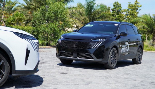 Giá gần 1,4 tỉ Peugeot 5008 mới có gì cạnh tranh ở nhóm SUV, crossover gia đình?