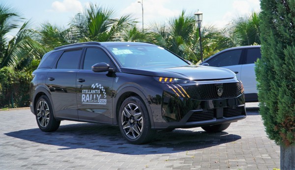 Giá gần 1,4 tỉ Peugeot 5008 mới có gì cạnh tranh ở nhóm SUV, crossover gia đình?