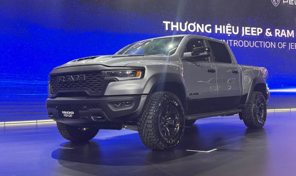 Giá gần 5,5 tỉ, bán tải 'khủng long' RAM 1500 RHO có gì vượt trội? Giá gần 5,5 tỉ, bán tải 'khủng long' RAM 1500 RHO có gì vượt trội?