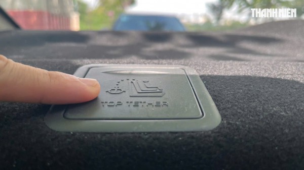 Giải mã ký hiệu ghế ngồi có dây neo kèm chữ 'Top Tether' trên ô tô Giải mã ký hiệu ghế ngồi có dây neo kèm chữ 'Top Tether' trên ô tô