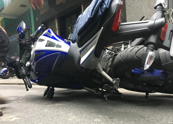 Gù chống đổ có bảo vệ được dàn áo mô tô, xe máy? Gù chống đổ có bảo vệ được dàn áo mô tô, xe máy?