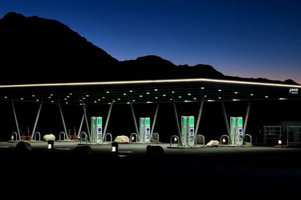 Hack trạm sạc – hiểm họa mới cho người dùng xe điện