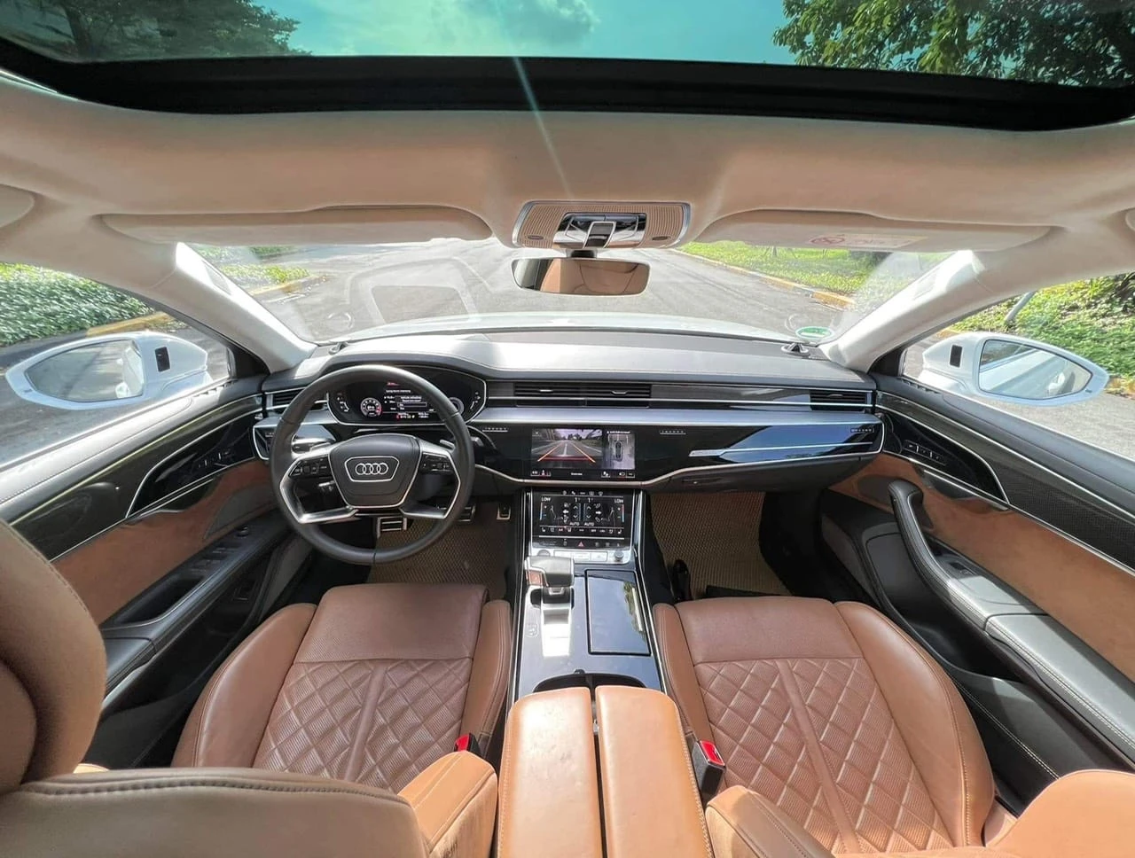 Hàng hiếm Audi S8, đi hơn 30.000 km bán lại mất giá 10 tỷ đồng Hàng hiếm Audi S8, đi hơn 30.000 km bán lại mất giá 10 tỷ đồng