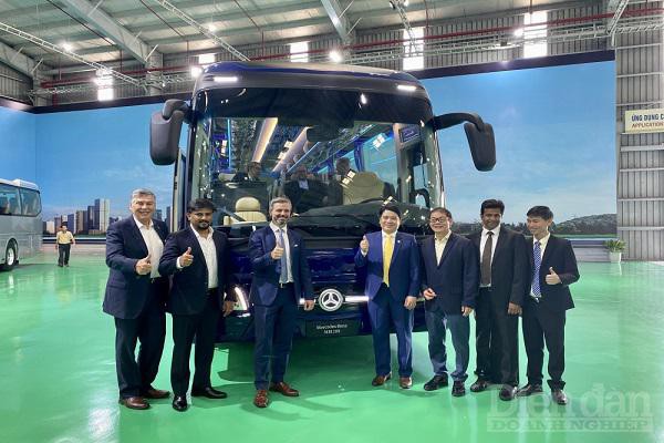 Hãng xe nổi tiếng Mercedes-Benz giới thiệu xe tại Quảng Nam Hãng xe nổi tiếng Mercedes-Benz giới thiệu xe tại Quảng Nam