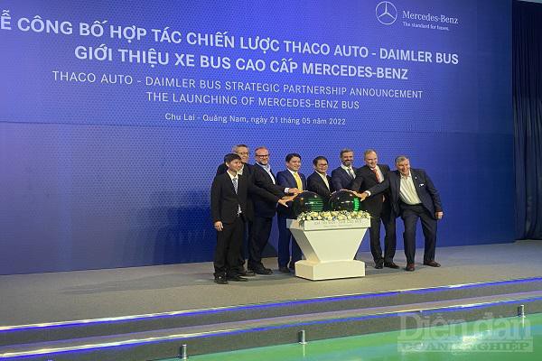 Hãng xe nổi tiếng Mercedes-Benz giới thiệu xe tại Quảng Nam