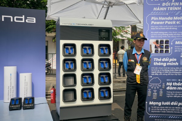 Hệ thống tủ đổi pin xe máy điện gây chú ý tại Honda Thanks Day 2025 Hệ thống tủ đổi pin xe máy điện gây chú ý tại Honda Thanks Day 2025