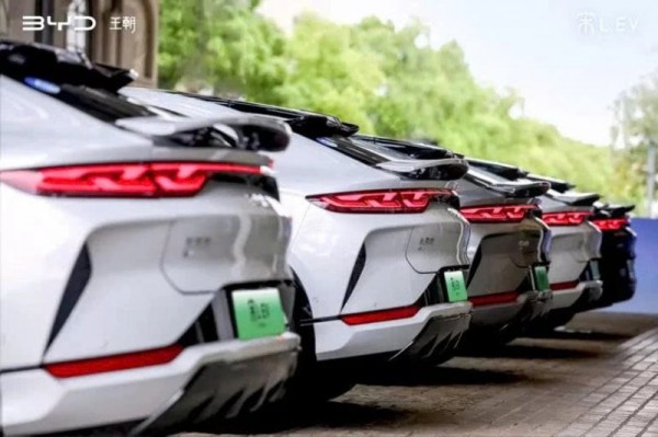 Hiện tượng “xe cũ 0 km” tại Trung Quốc: Khi lợi nhuận đánh đổi uy tín ngành ô tô Hiện tượng “xe cũ 0 km” tại Trung Quốc: Khi lợi nhuận đánh đổi uy tín ngành ô tô