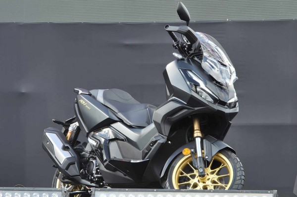 Honda ADV 350 vừa bán đã 'loạn giá', có đại lý chênh đến 12 triệu đồng Honda ADV 350 vừa bán đã 'loạn giá', có đại lý chênh đến 12 triệu đồng