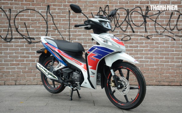 Honda Dash 125 HRC bản đặc biệt phong cách xe đua về Việt Nam 15 chiếc Honda Dash 125 HRC bản đặc biệt phong cách xe đua về Việt Nam 15 chiếc