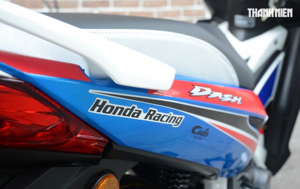 Honda Dash 125 HRC bản đặc biệt phong cách xe đua về Việt Nam 15 chiếc Honda Dash 125 HRC bản đặc biệt phong cách xe đua về Việt Nam 15 chiếc