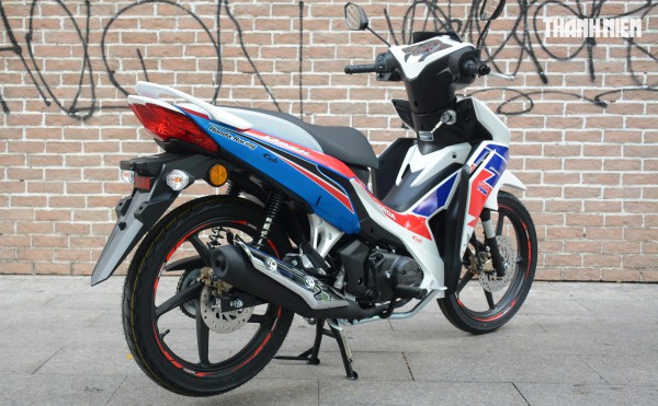 Honda Dash 125 HRC bản đặc biệt phong cách xe đua về Việt Nam 15 chiếc Honda Dash 125 HRC bản đặc biệt phong cách xe đua về Việt Nam 15 chiếc