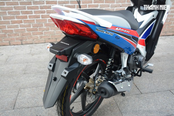 Honda Dash 125 HRC bản đặc biệt phong cách xe đua về Việt Nam 15 chiếc Honda Dash 125 HRC bản đặc biệt phong cách xe đua về Việt Nam 15 chiếc