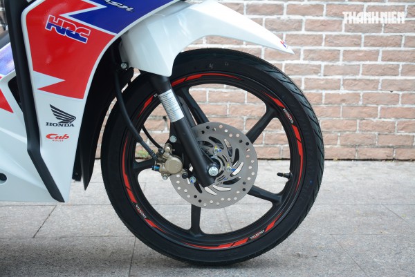 Honda Dash 125 HRC bản đặc biệt phong cách xe đua về Việt Nam 15 chiếc Honda Dash 125 HRC bản đặc biệt phong cách xe đua về Việt Nam 15 chiếc