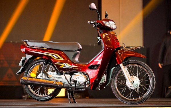 Honda Dream 125 sản xuất tại Campuchia có bản mới, thay tem đổi màn hình