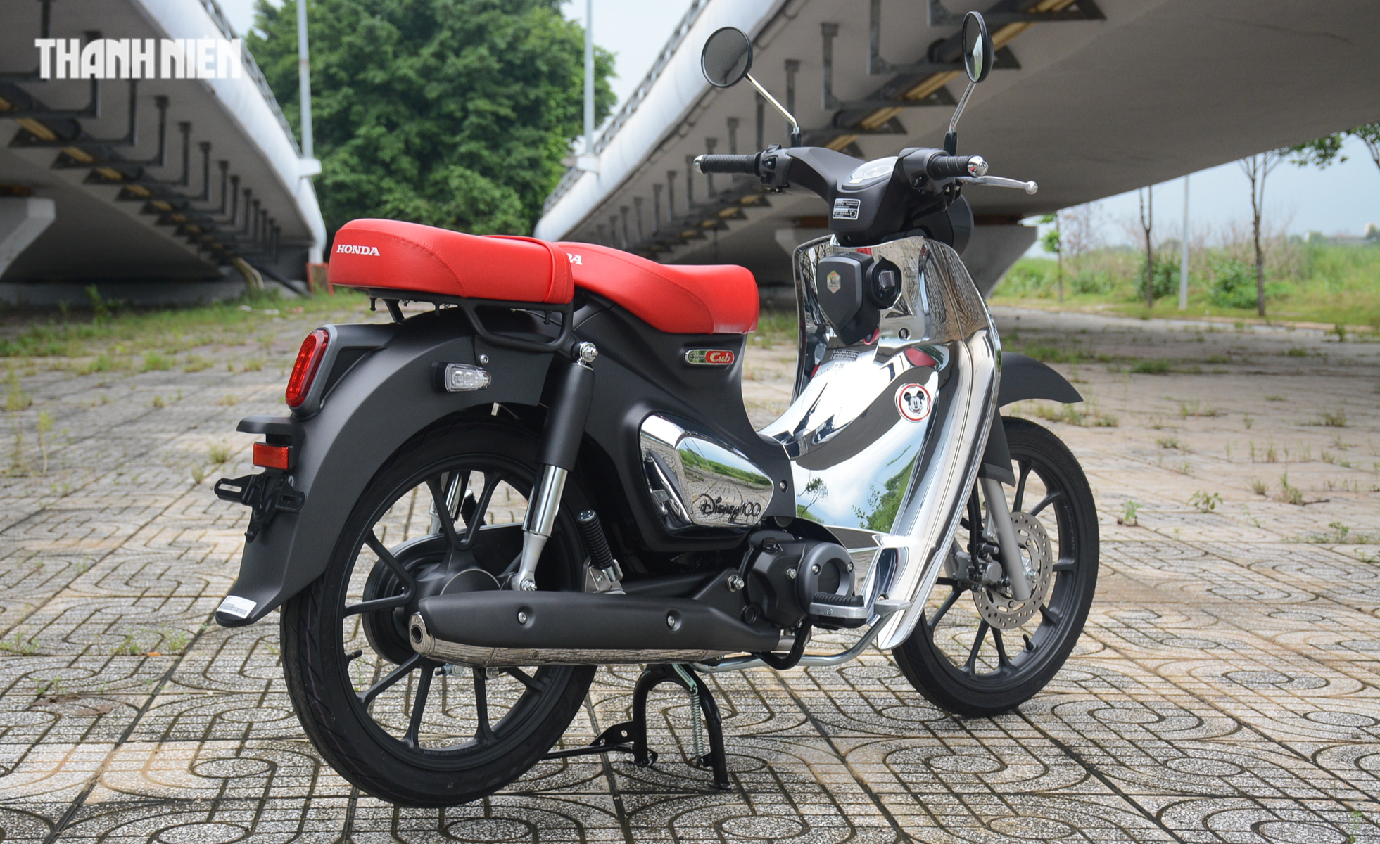 Honda Super Cub C125 Disney Limited Editon có gì đặc biệt để người chơi xe săn lùng?