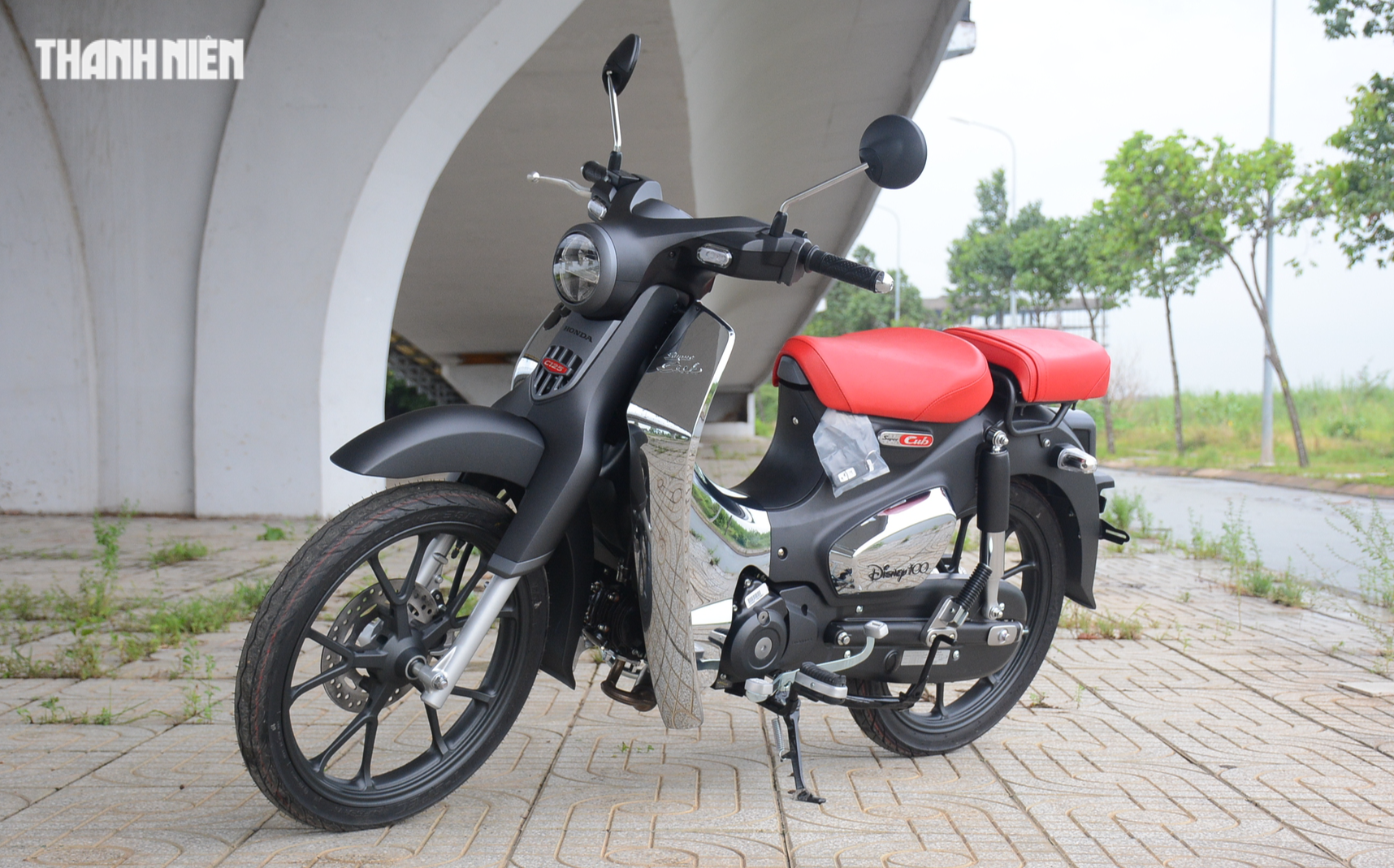 Honda Super Cub ‘độc, lạ’ về Việt Nam, dành cho dân sành chơi và chịu chơi