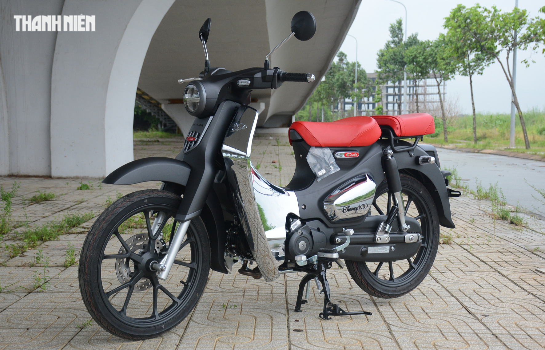 Honda Super Cub ‘độc, lạ’ về Việt Nam, dành cho dân sành chơi và chịu chơi