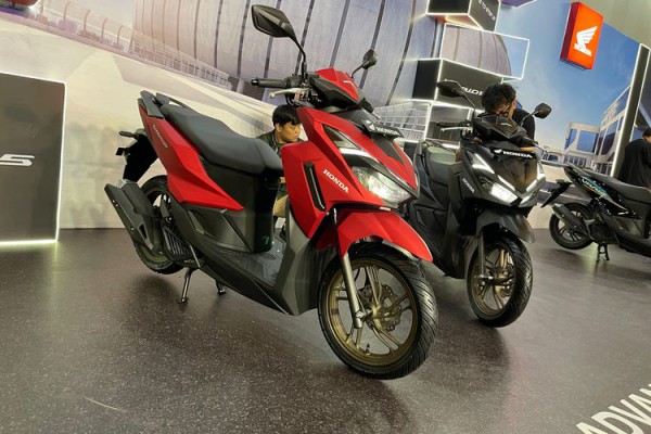 Honda Vario 125 mới 'lột xác' diện mạo, thêm phiên bản đậm chất chơi Honda Vario 125 mới 'lột xác' diện mạo, thêm phiên bản đậm chất chơi