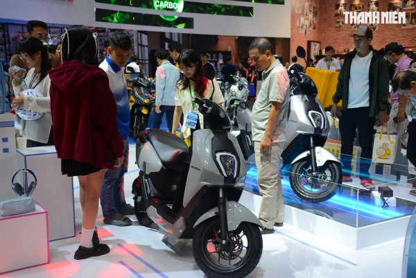 Honda tìm đến thị trường ngách, nỗ lực giữ thị phần xe máy xăng tại Việt Nam Honda tìm đến thị trường ngách, nỗ lực giữ thị phần xe máy xăng tại Việt Nam