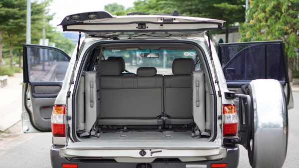 ‘Huyền thoại’ Toyota Land Cruiser đời 2005, bán lại chưa tới 400 triệu đồng