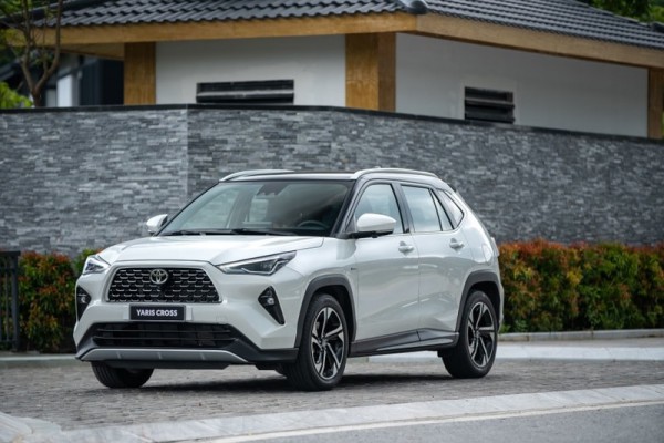 Hybrid và xe nhập khẩu tăng trưởng tốt ở thị trường ô tô Việt Hybrid và xe nhập khẩu tăng trưởng tốt ở thị trường ô tô Việt