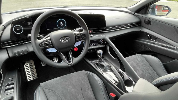 Hyundai Elantra N giá hơn 2 tỉ đồng xuất hiện tại Việt Nam
