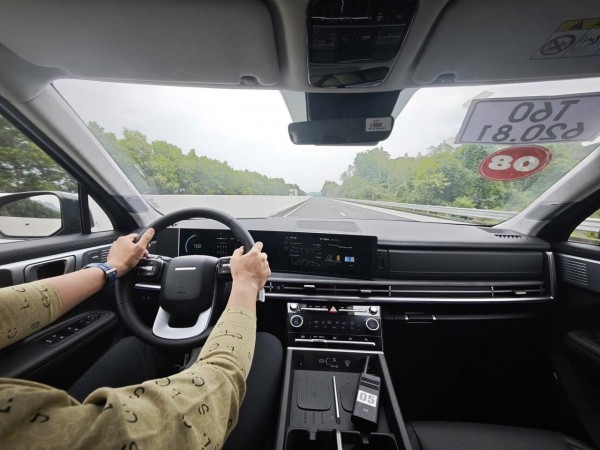 Hyundai Santa Fe Hybrid xuất hiện tại Việt Nam, khi nào mở bán?