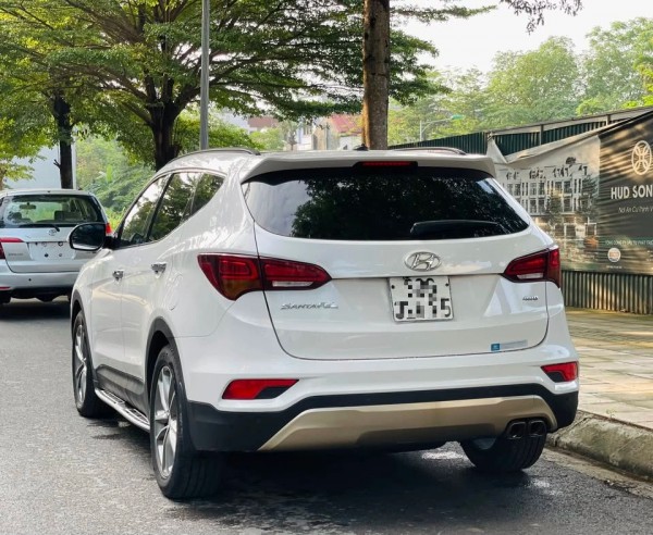 Hyundai Santa Fe đời 2015 giá tầm 600 triệu đồng, có nên xuống tiền? Hyundai Santa Fe đời 2015 giá tầm 600 triệu đồng, có nên xuống tiền?
