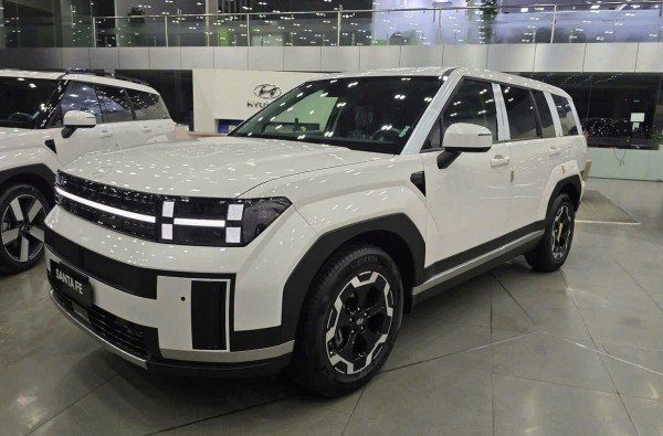 Hyundai Santa Fe lộ diện bản nâng cấp, đã 'sửa' phần đuôi xe gây tranh cãi? Hyundai Santa Fe lộ diện bản nâng cấp, đã 'sửa' phần đuôi xe gây tranh cãi?