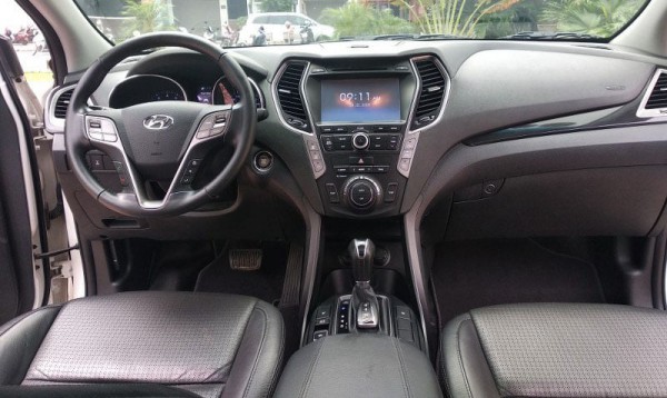 Hyundai Santa Fe máy dầu sử dụng gần 10 năm rao giá gần 600 triệu đồng