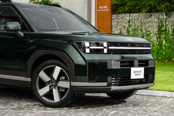 Hyundai Santa Fe tại Việt Nam có thêm bản hybrid, giá 1,369 tỉ đồng